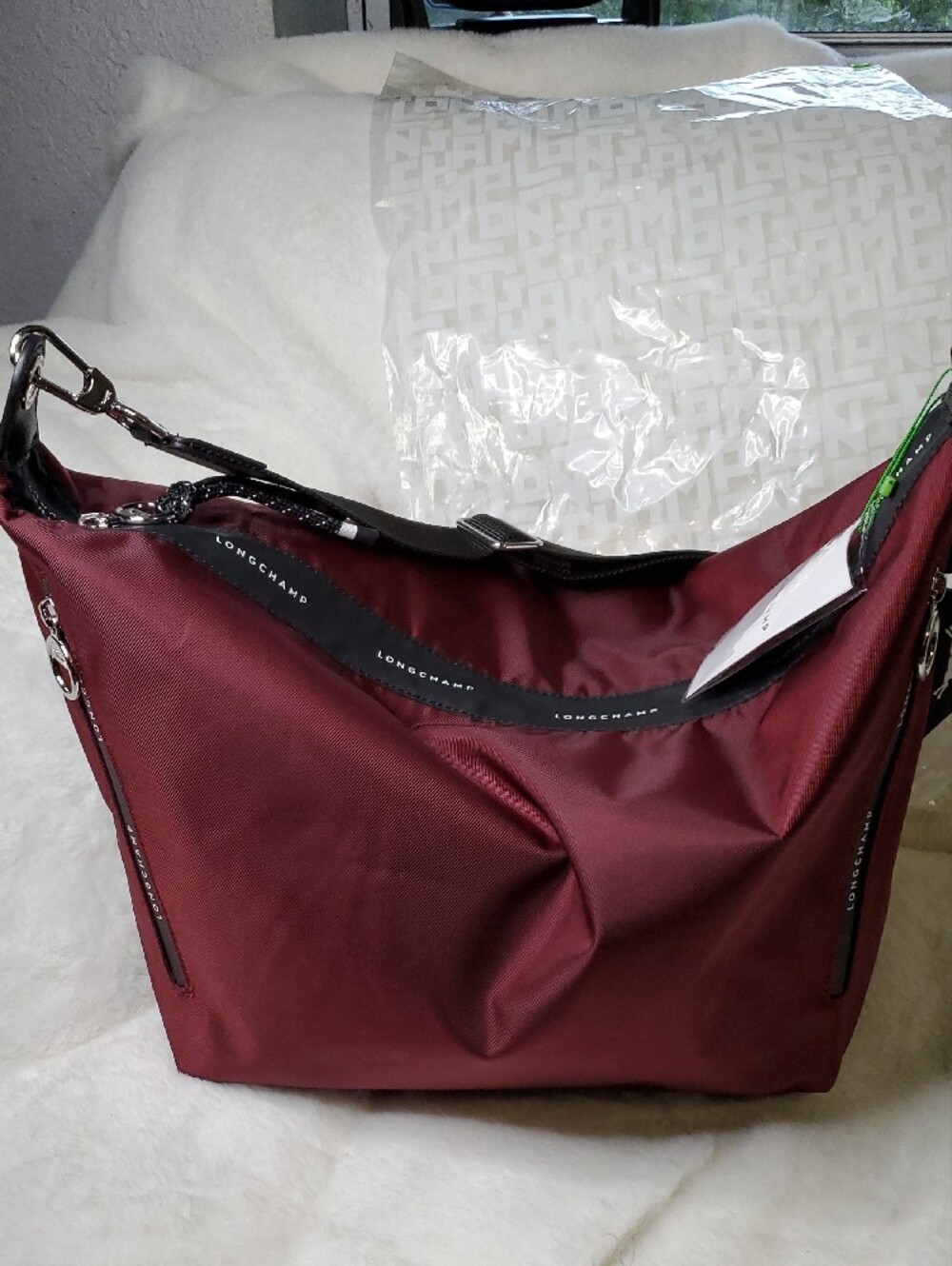 FASHION LUXURY BAG 💗Longchamp Messenger Bag in Burgundy with Black Strap
